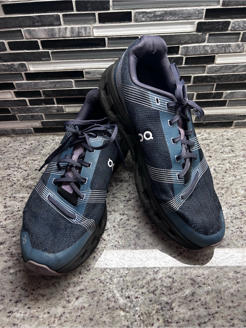 Mens On Cloud Cloudgo Running Trainers in teal and Black size 11